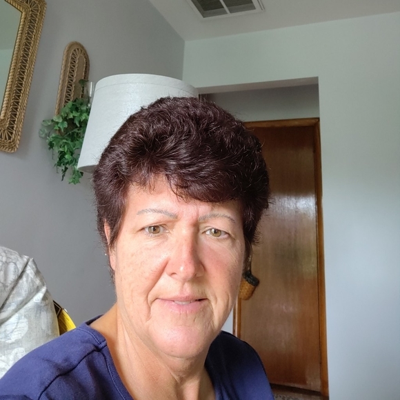 Meet your Posher, Cindy - Picture 1 of 1